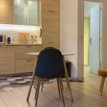 Apartament Riviera *